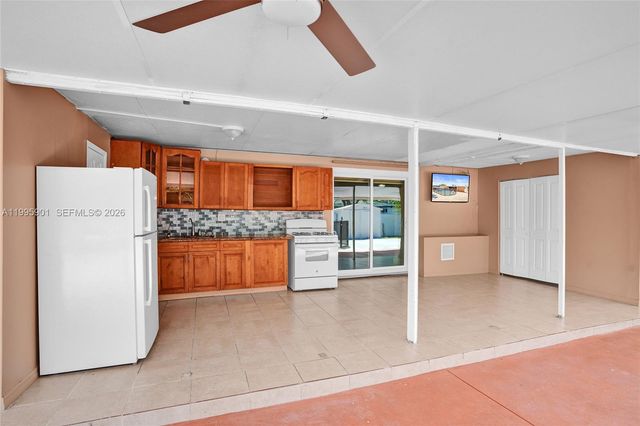 19411 Gulfstream Rd, Cutler Bay, FL 33157