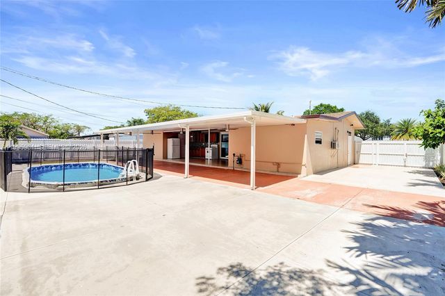 19411 Gulfstream Rd, Cutler Bay, FL 33157