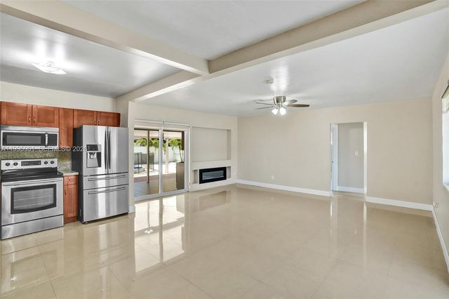 19411 Gulfstream Rd, Cutler Bay, FL 33157