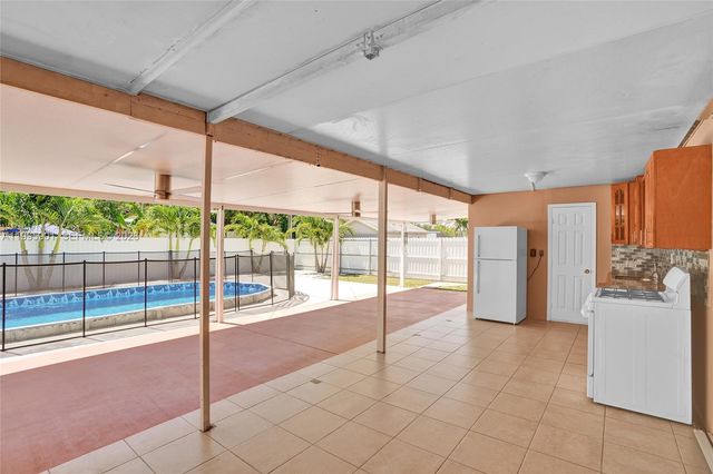 19411 Gulfstream Rd, Cutler Bay, FL 33157