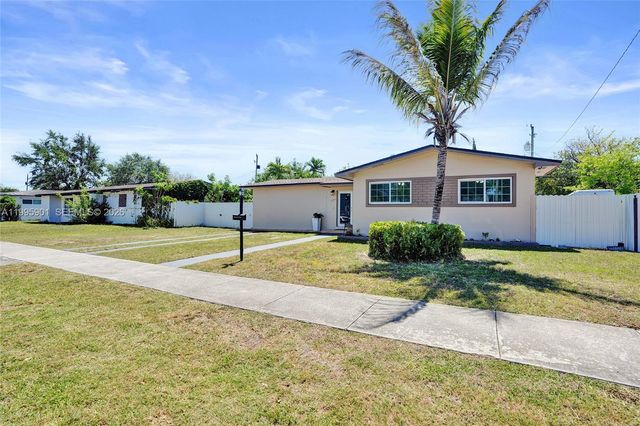 19411 Gulfstream Rd, Cutler Bay, FL 33157