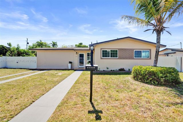 19411 Gulfstream Rd, Cutler Bay, FL 33157