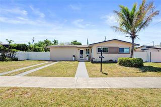 19411 Gulfstream Rd, Cutler Bay, FL 33157
