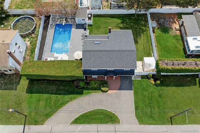 750 Outlook Avenue, West Babylon, NY 11704