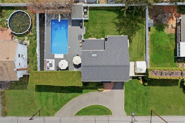 750 Outlook Avenue, West Babylon, NY 11704