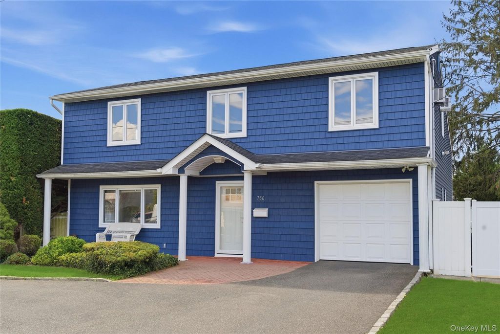 750 Outlook Avenue, West Babylon, NY 11704