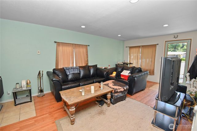 18517 96th Avenue NW, Stanwood, WA 98292