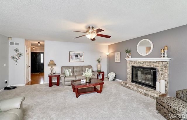 3587 Westport Drive, St Charles, MO 63303