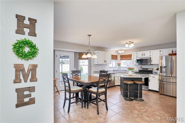 3587 Westport Drive, St Charles, MO 63303