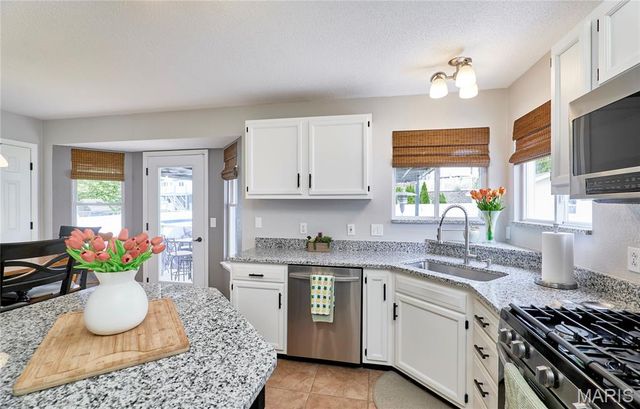 3587 Westport Drive, St Charles, MO 63303