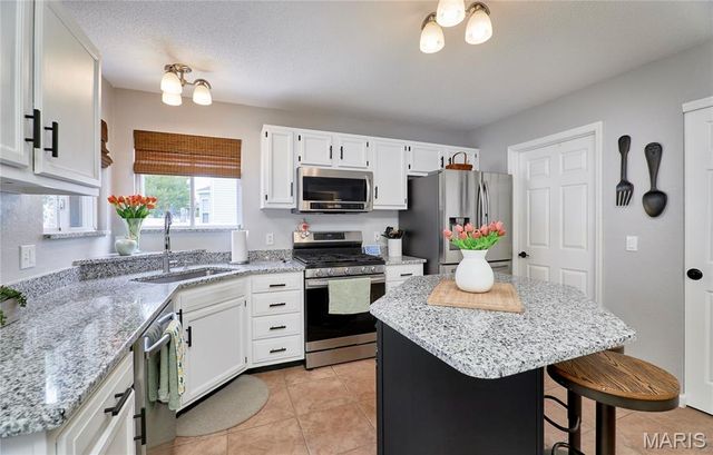 3587 Westport Drive, St Charles, MO 63303
