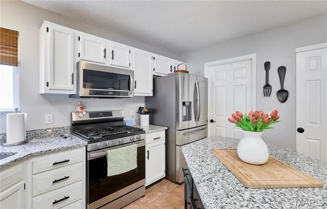 3587 Westport Drive, St Charles, MO 63303