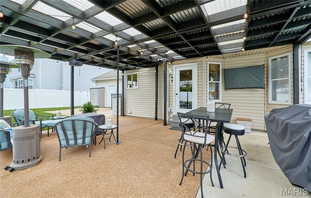 3587 Westport Drive, St Charles, MO 63303