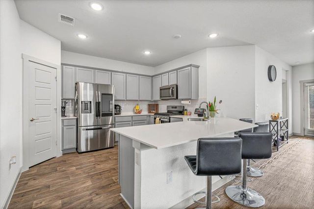 3001 Egan DR, Pflugerville, TX 78660