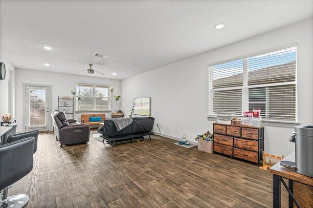 3001 Egan DR, Pflugerville, TX 78660