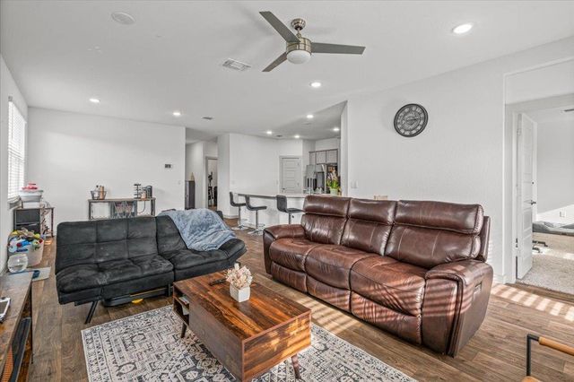 3001 Egan DR, Pflugerville, TX 78660