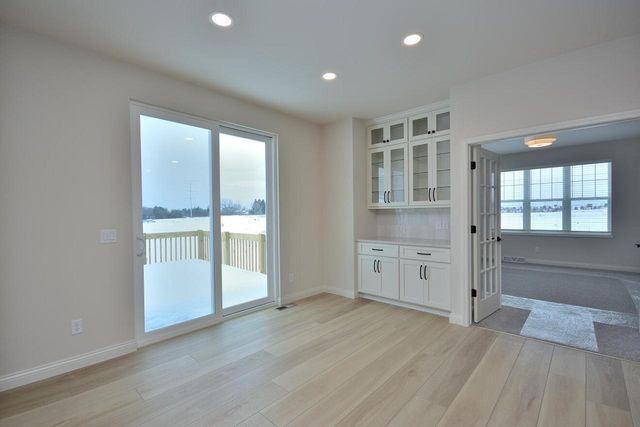 8211 W Skylark DRIVE, Mequon, WI 53097