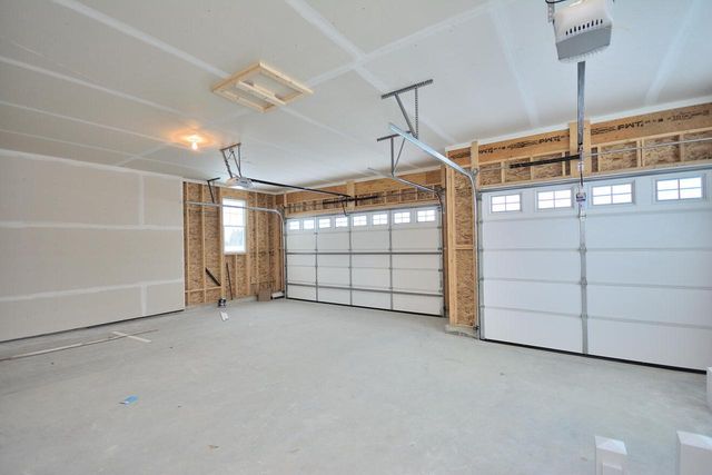 8211 W Skylark DRIVE, Mequon, WI 53097