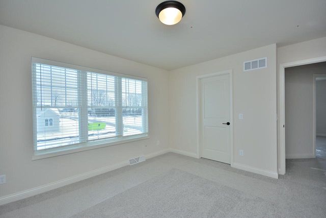 8211 W Skylark DRIVE, Mequon, WI 53097