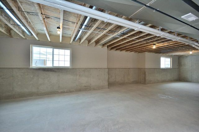 8211 W Skylark DRIVE, Mequon, WI 53097