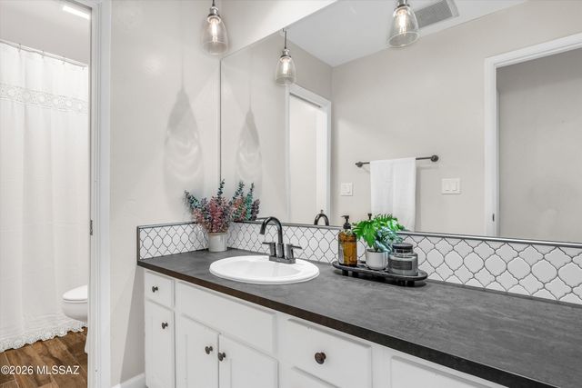 1800 N Forty Niner Drive, Tucson, AZ 85749