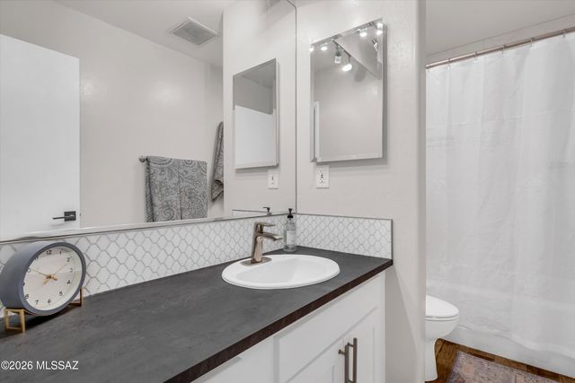 1800 N Forty Niner Drive, Tucson, AZ 85749