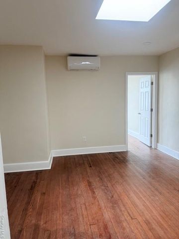 124 Rockaway Avenue, Valley Stream, NY 11580