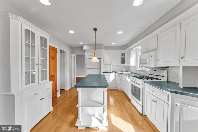 312 OVERBROOK AVE, Glassboro, NJ 08028