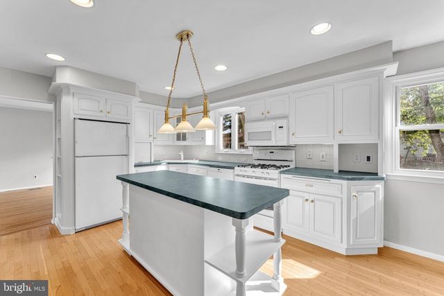 312 OVERBROOK AVE, Glassboro, NJ 08028