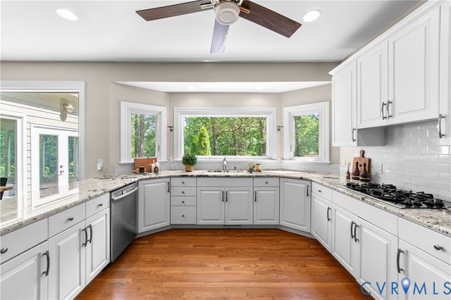 9374 Count Kristopher Dr, Mechanicsville, VA 23116