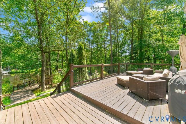 9374 Count Kristopher Dr, Mechanicsville, VA 23116