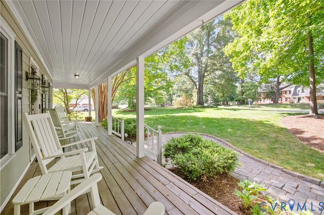 9374 Count Kristopher Dr, Mechanicsville, VA 23116