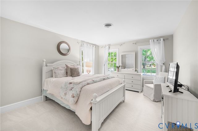 9374 Count Kristopher Dr, Mechanicsville, VA 23116