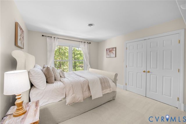 9374 Count Kristopher Dr, Mechanicsville, VA 23116
