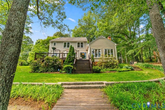9374 Count Kristopher Dr, Mechanicsville, VA 23116