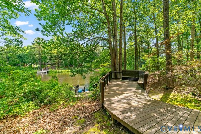 9374 Count Kristopher Dr, Mechanicsville, VA 23116