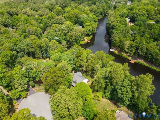 9374 Count Kristopher Dr, Mechanicsville, VA 23116