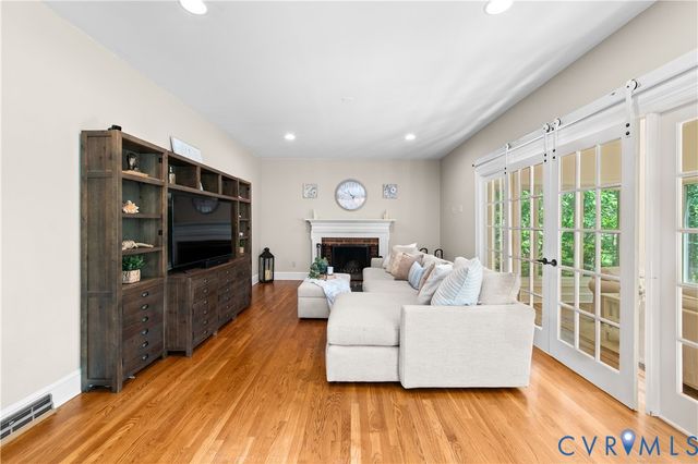 9374 Count Kristopher Dr, Mechanicsville, VA 23116