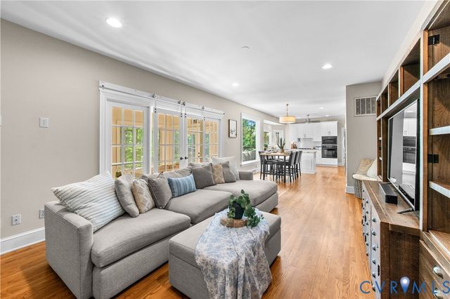 9374 Count Kristopher Dr, Mechanicsville, VA 23116