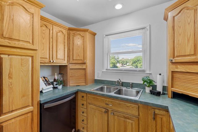 9411 PERRY HALL BLVD, Baltimore, MD 21236