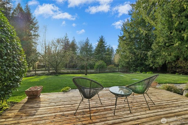 9420 NE Eric Avenue, Bainbridge Island, WA 98110