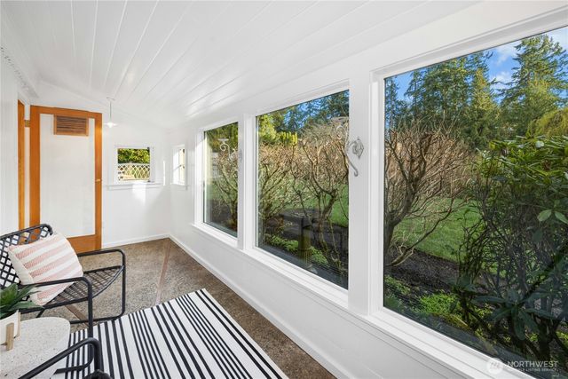 9420 NE Eric Avenue, Bainbridge Island, WA 98110