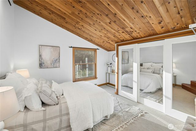 9420 NE Eric Avenue, Bainbridge Island, WA 98110