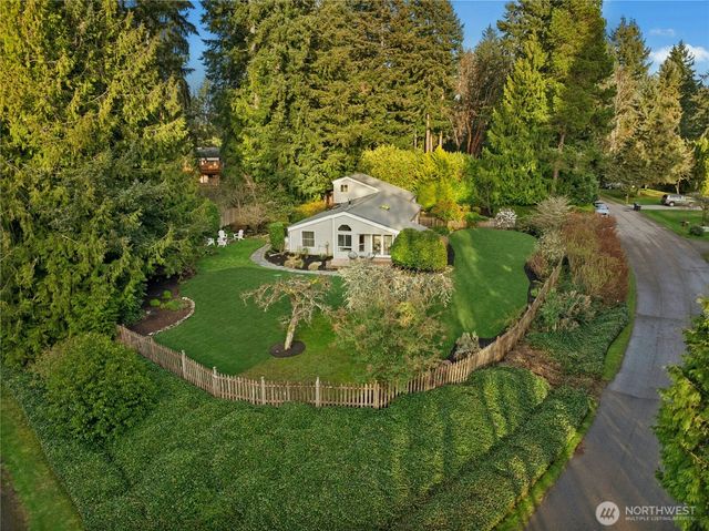 9420 NE Eric Avenue, Bainbridge Island, WA 98110