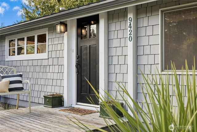 9420 NE Eric Avenue, Bainbridge Island, WA 98110