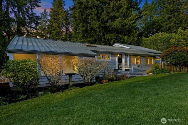 9420 NE Eric Avenue, Bainbridge Island, WA 98110