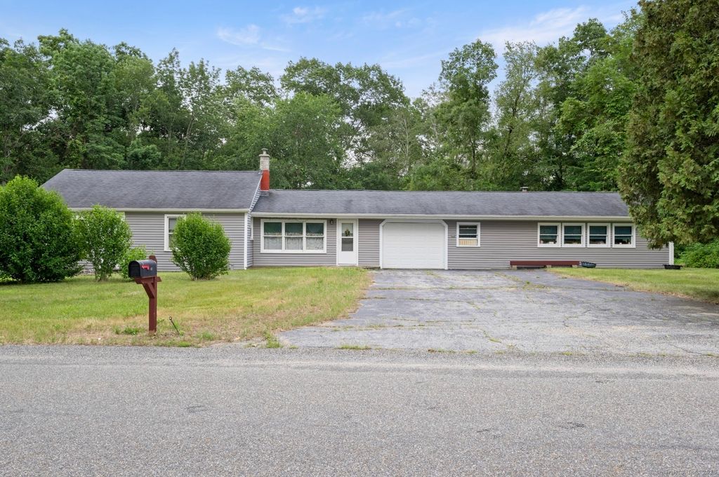29 Cheney Road, Pomfret, CT 06259