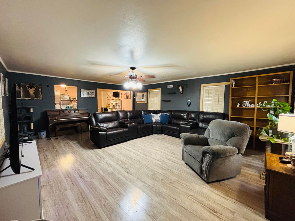 Image 2 of property listing at 2112 San Antonio Street, San Angelo, TX 76901