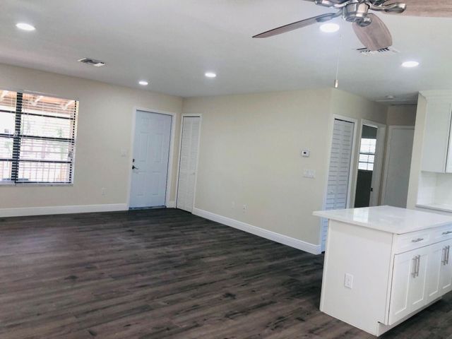 13618 N 51st Place, West Palm Beach, FL 33411