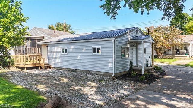 2111A Stella Court, Parkersburg, WV 26104